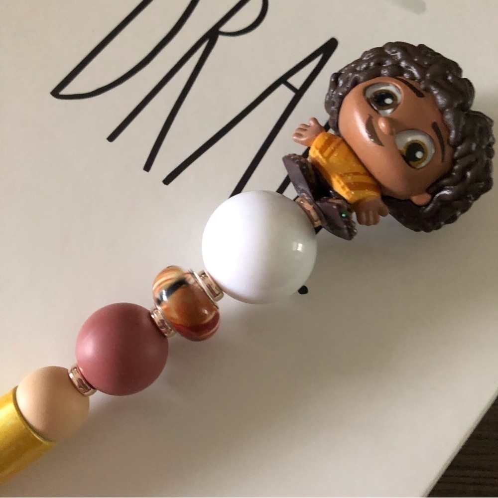 Disney Doorables: Encanto: Camilo handmade beaded pen
